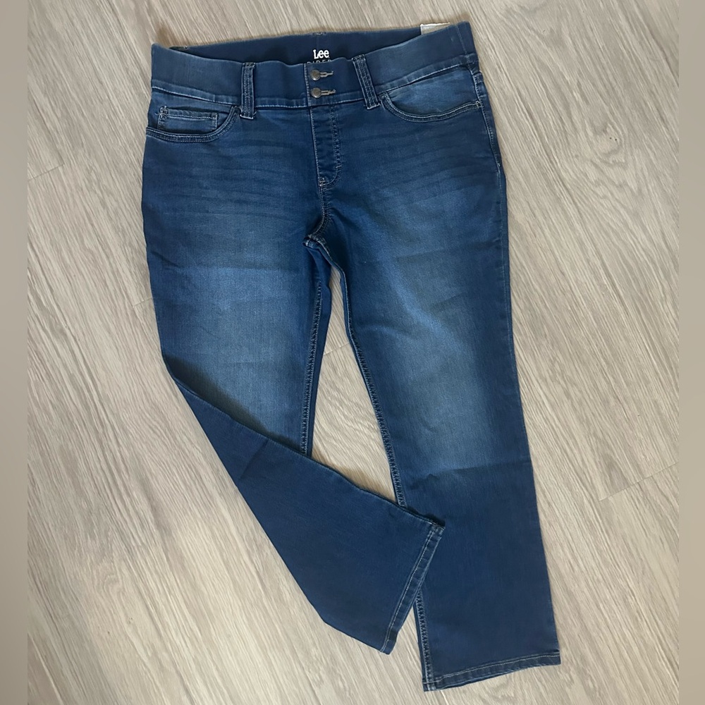 Lee Plus Size Pull On Jeans - Picture 2 of 11